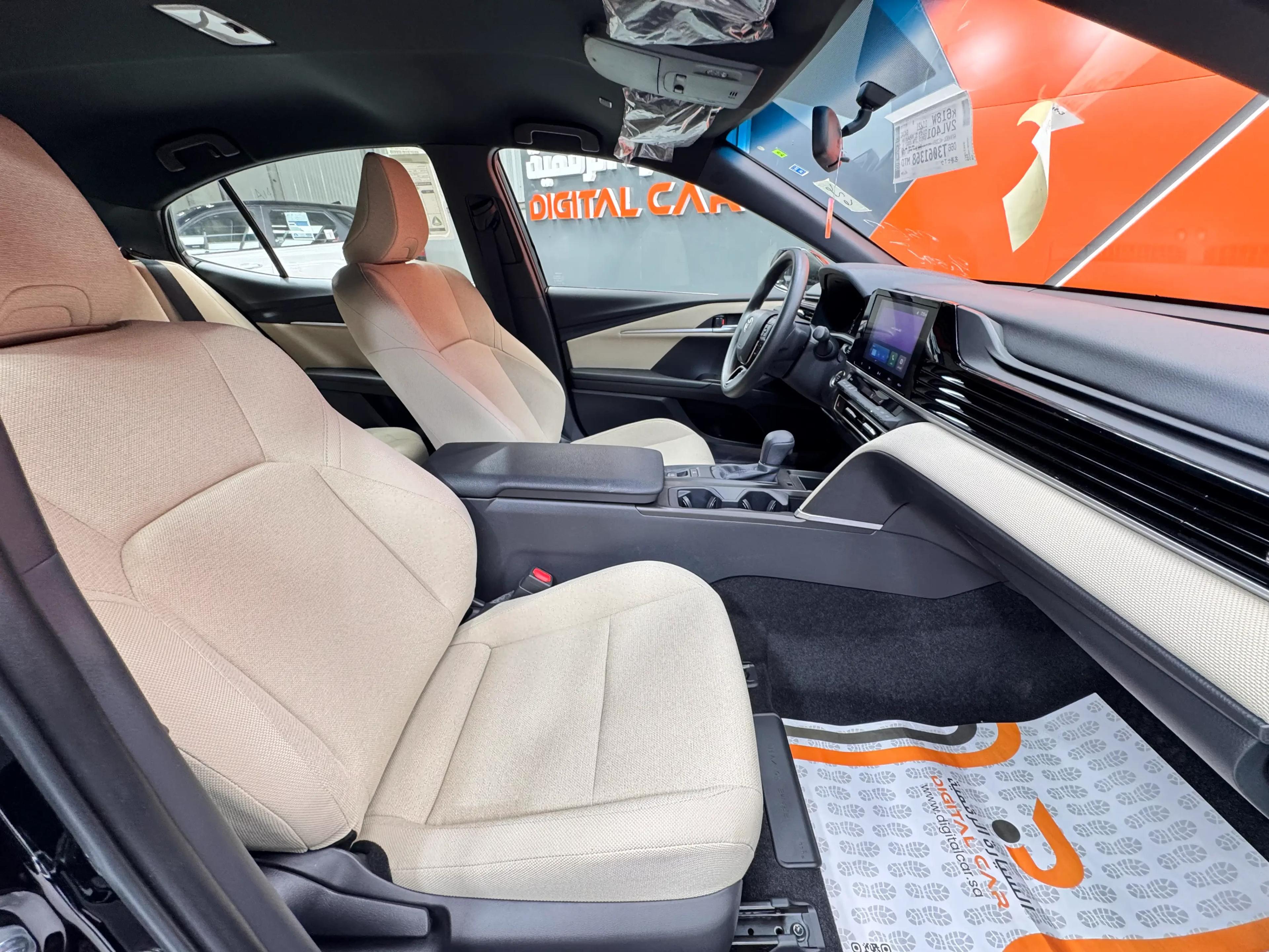 interior frontLeft