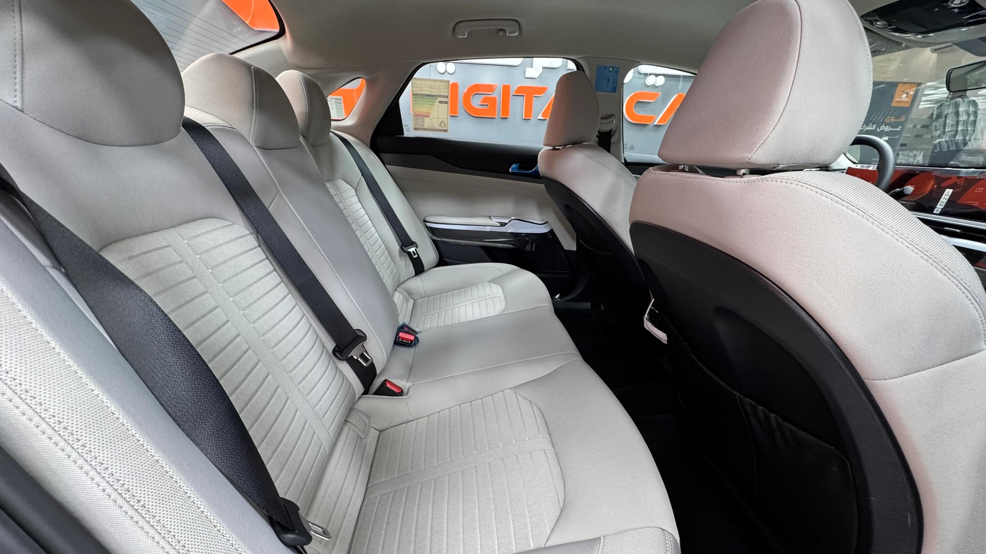 interior frontLeft
