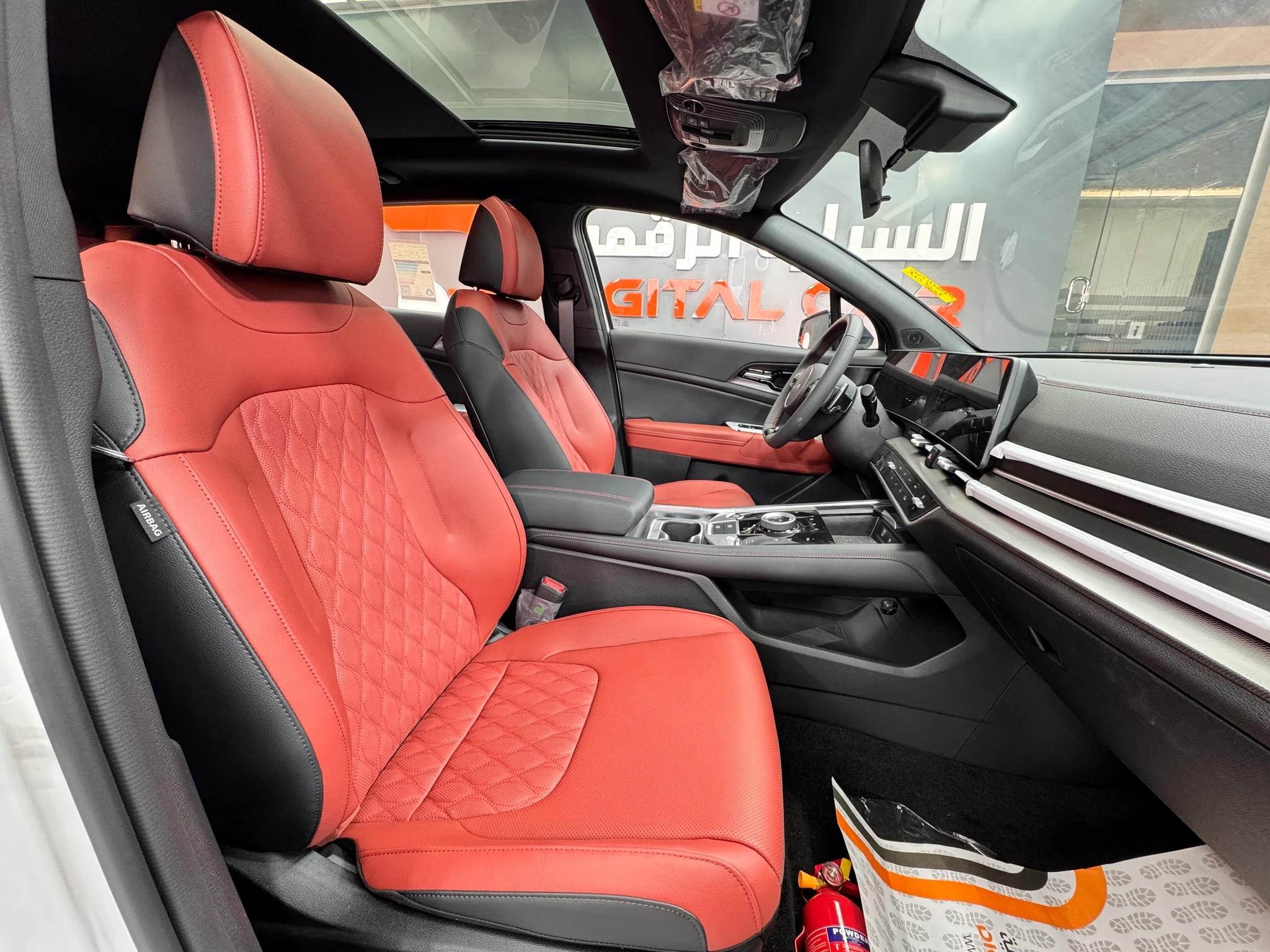 interior frontLeft