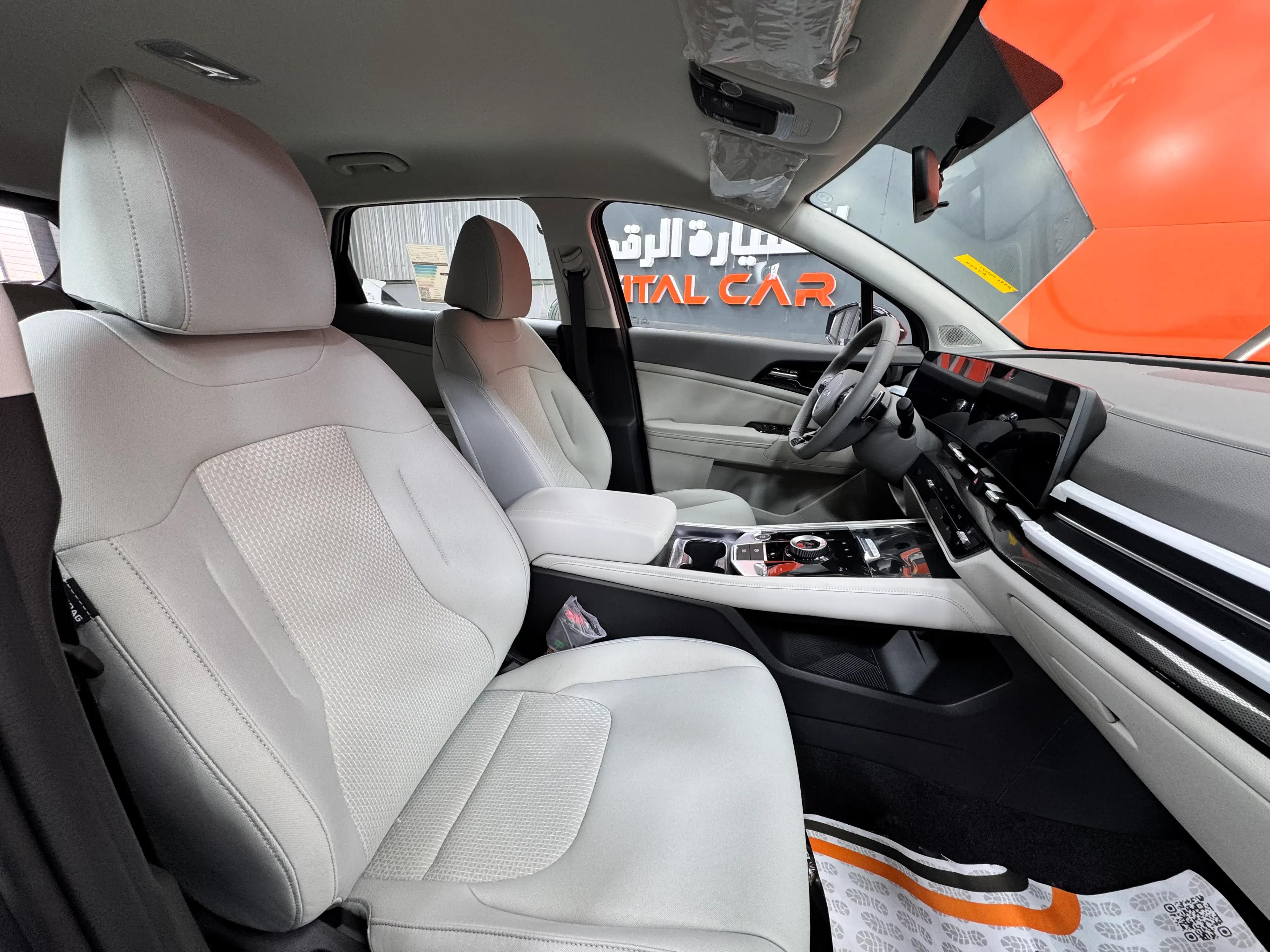 interior frontLeft