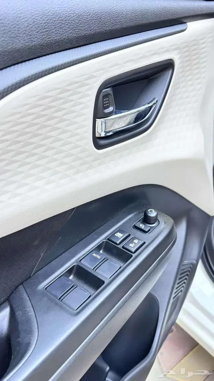 interior frontLeft